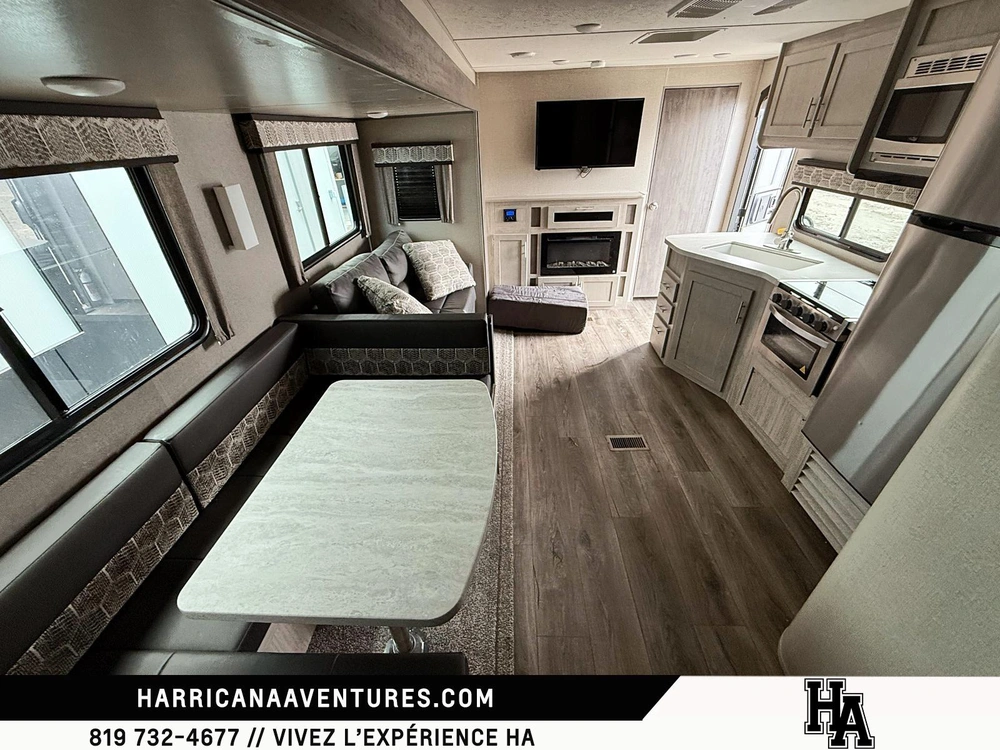 Catalina 323bh Legacy Edition 2022 alt