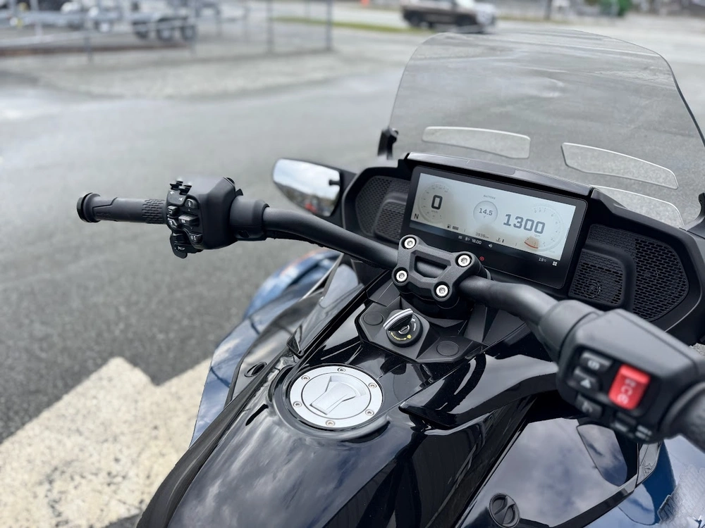 Can-am F3-t 2024 alt