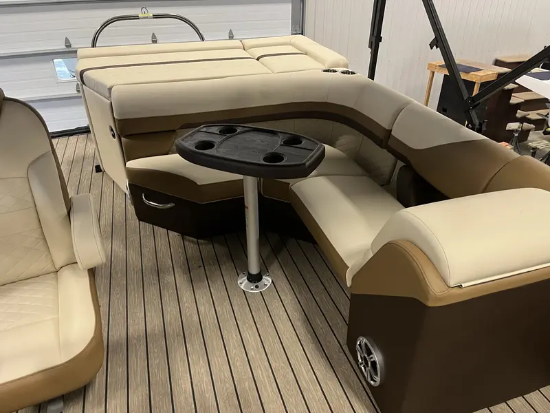 Lowe Boats SS230 2022
