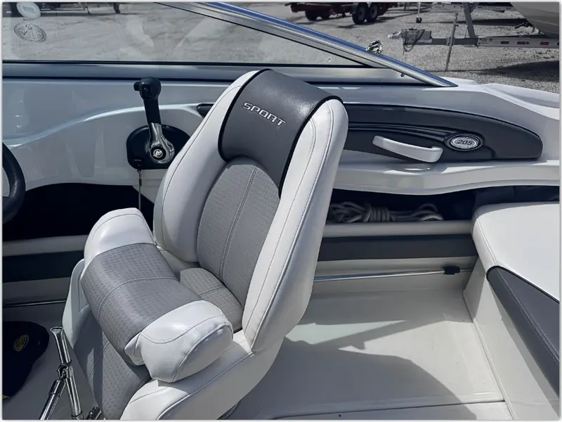 2011 Sea Ray 205 Sport