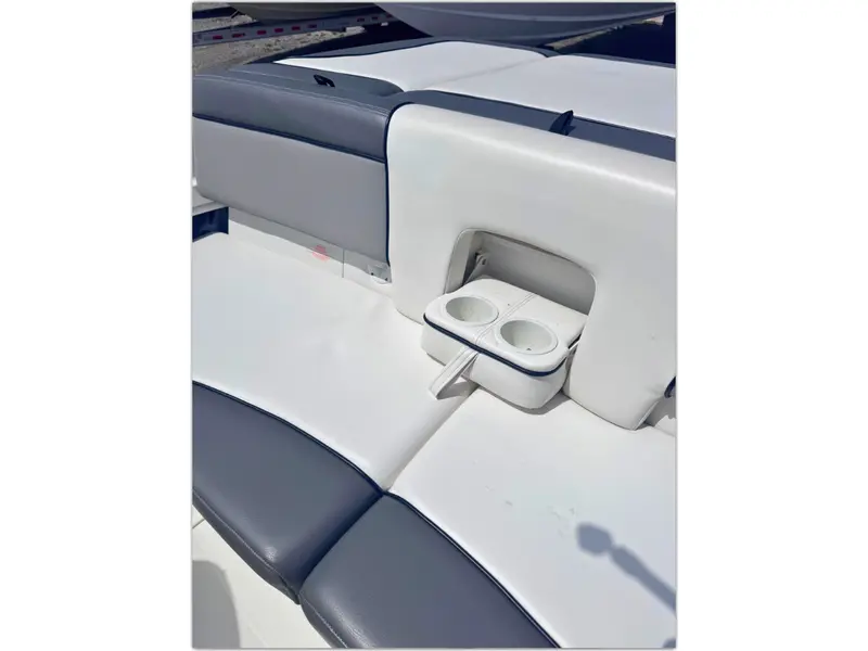 2011 Sea Ray 205 Sport