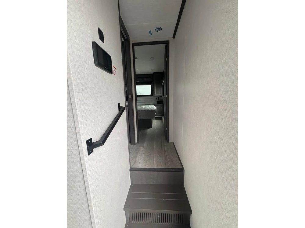 2024 Keystone Rv Cougar 364bhl alt