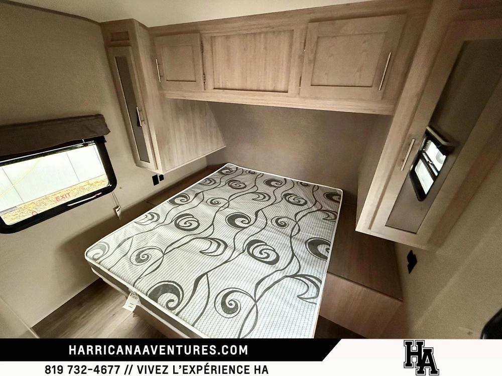 Catalina 323bh Legacy Edition 2022 alt