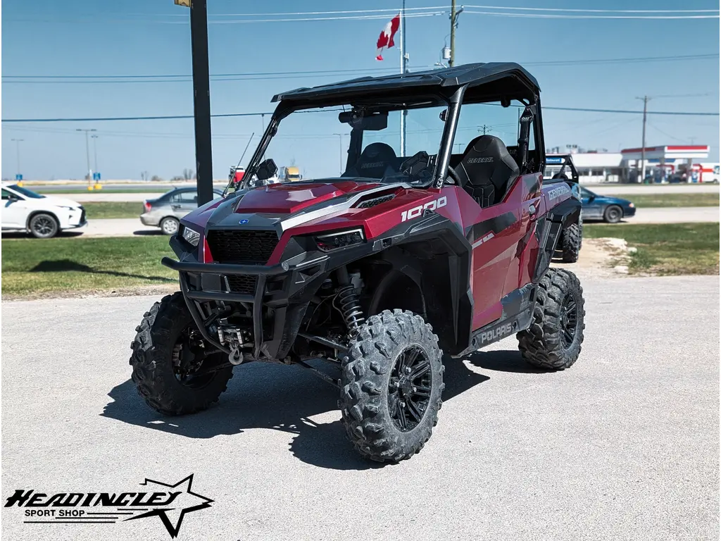 2021 Polaris General 1000 Deluxe // Burgundy Metallic