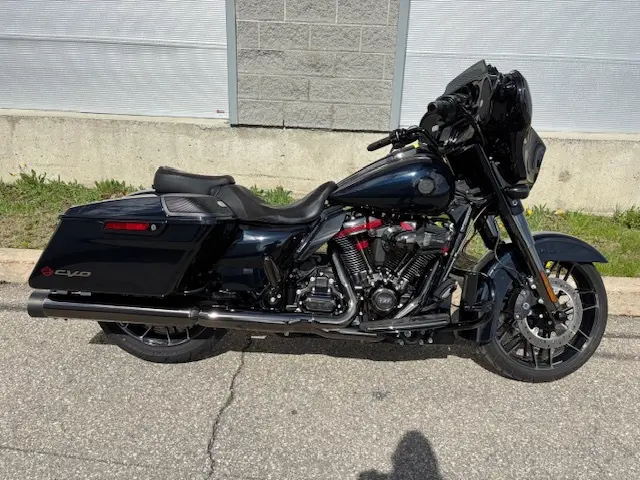 2022 Harley-Davidson CVO Street GlideFLHXSE