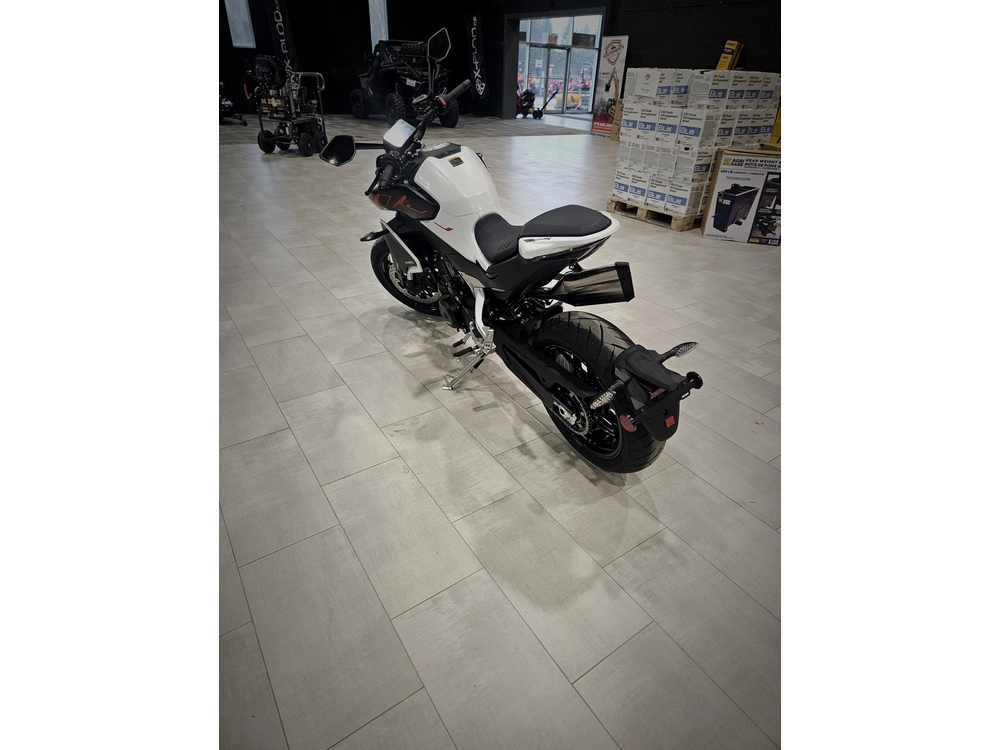 Cfmoto 800nk 2025 alt