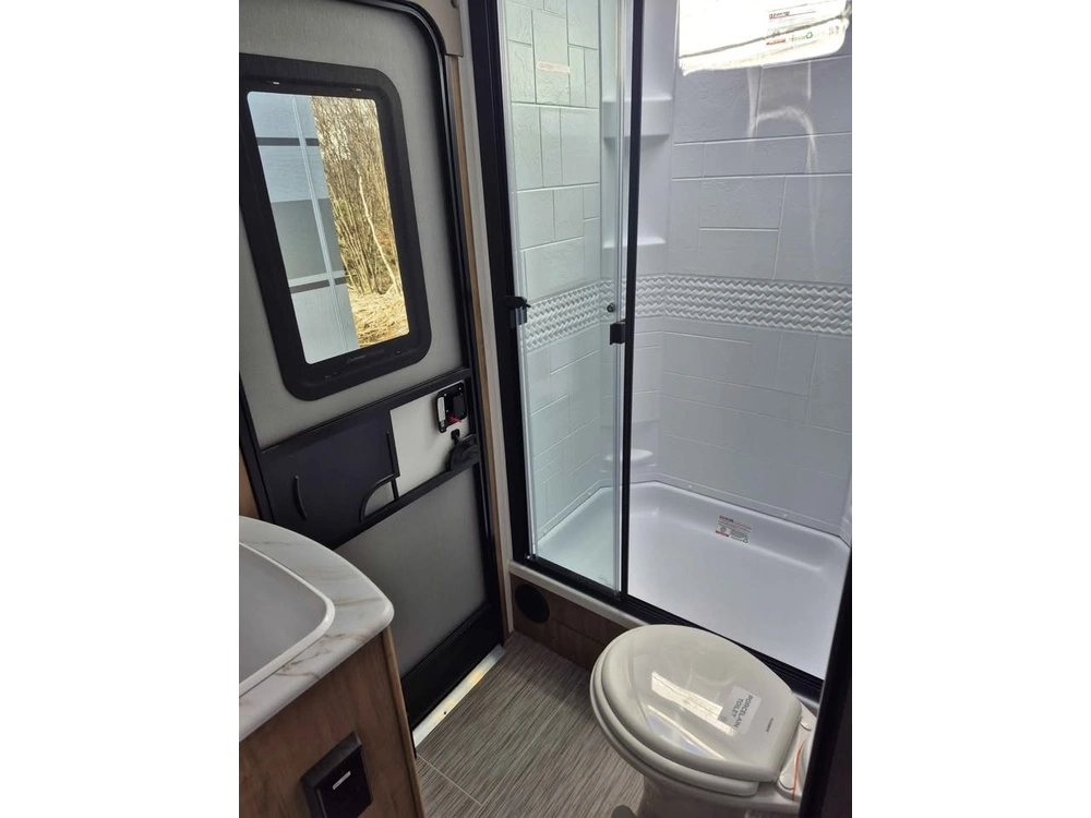 2024 Coachmen Fr. Express 288bhds alt