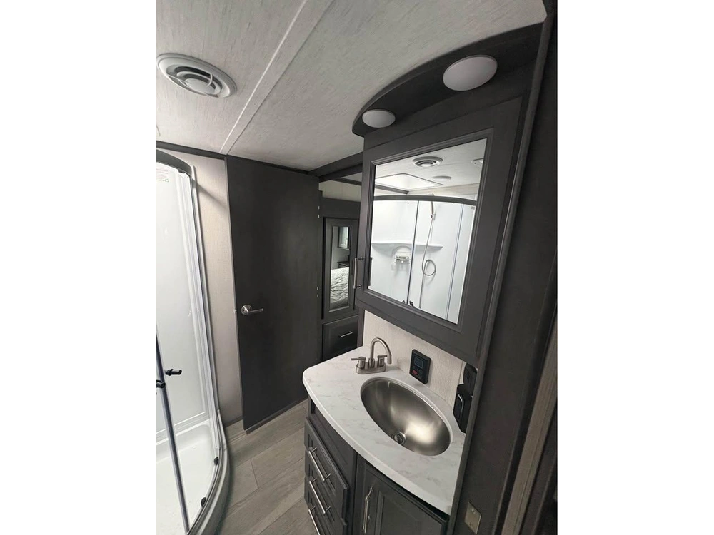 2024 Keystone Rv Cougar 364bhl alt