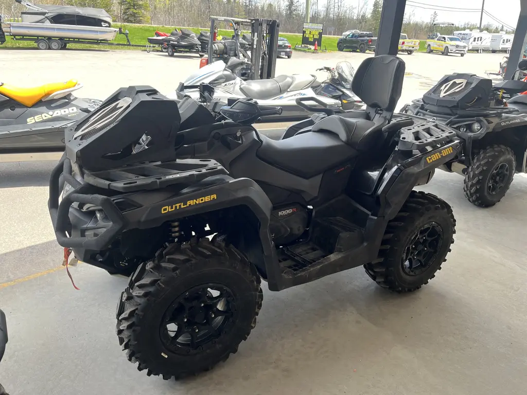 2023 Can-Am OUTLANDER 1000 MAX XTP