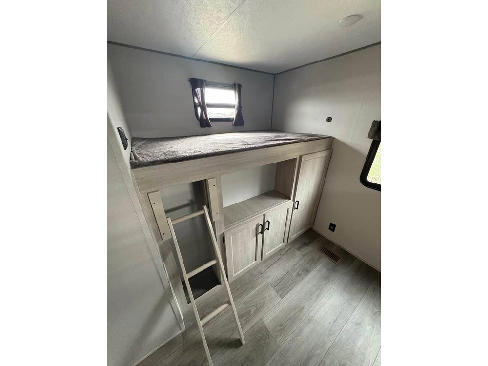 2025 Coachmen Catalina 343bhtsle alt