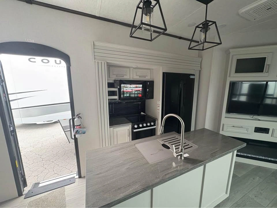 2024 Keystone Rv Cougar 364bhl alt