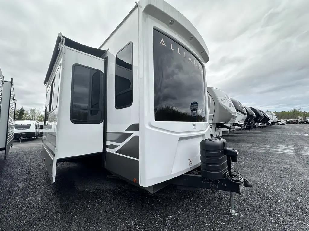 2025 Alliance RV Benchmark - 42LFT