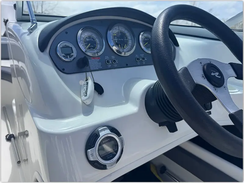 2011 Sea Ray 205 Sport