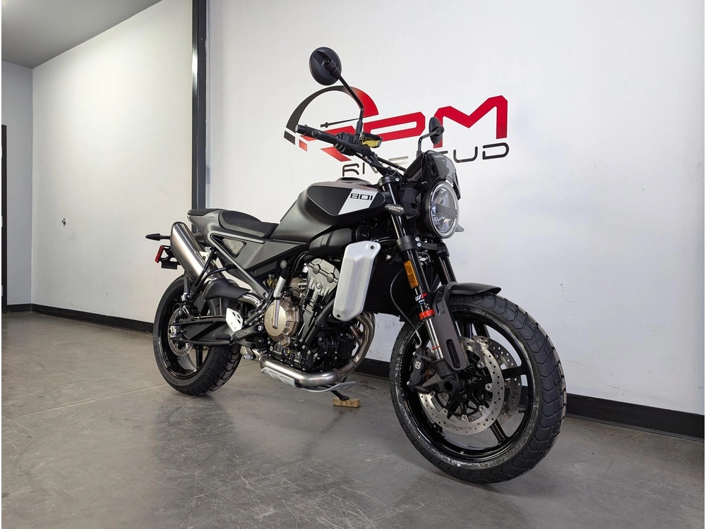 2025 Husqvarna Svartpilen 801 *2.99% Sur 60 Mois alt