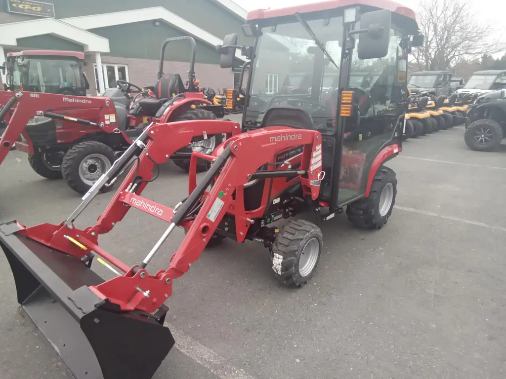 2025 Mahindra 1120 HST CAB