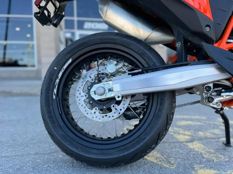 2024 KTM 690 SMC R