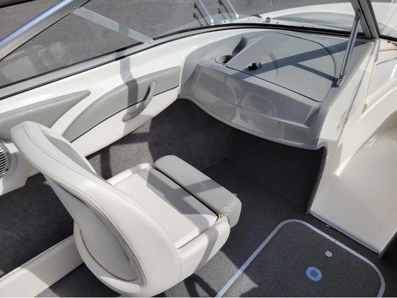 2012 Bayliner 1800 alt