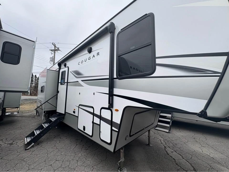 2024 Keystone Rv Cougar 364bhl alt
