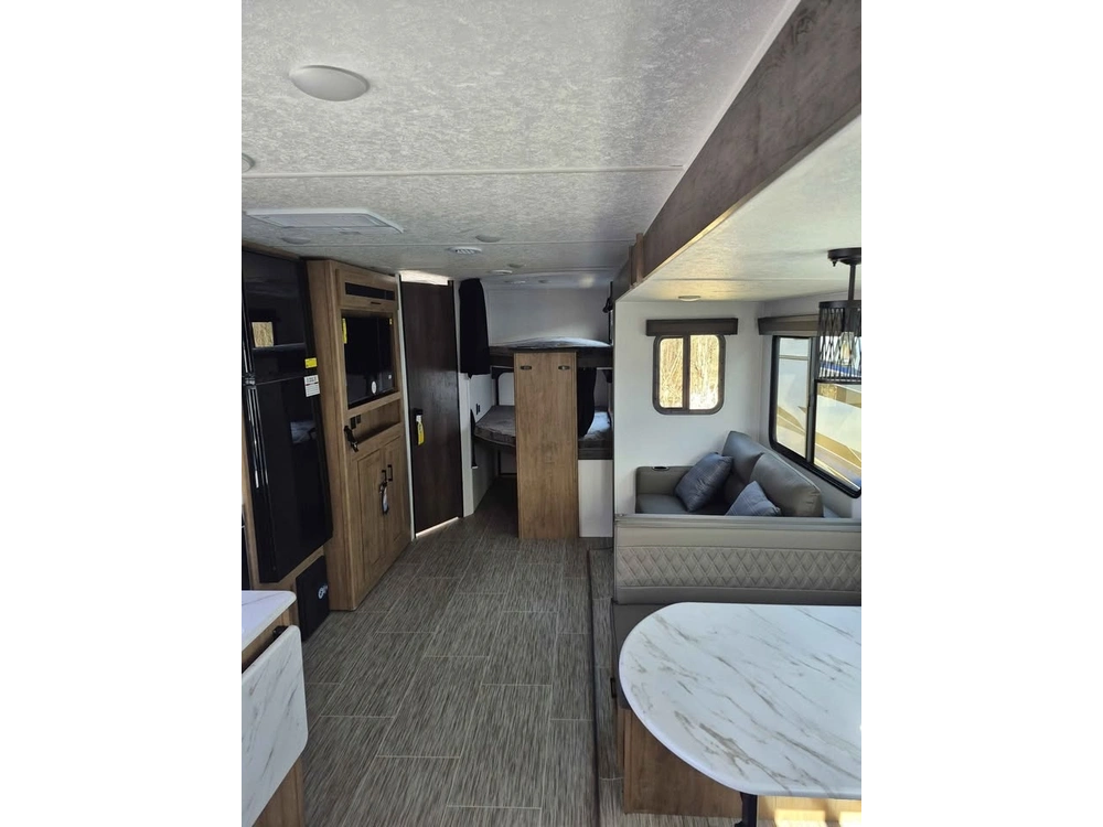 2024 Coachmen Fr. Express 288bhds alt