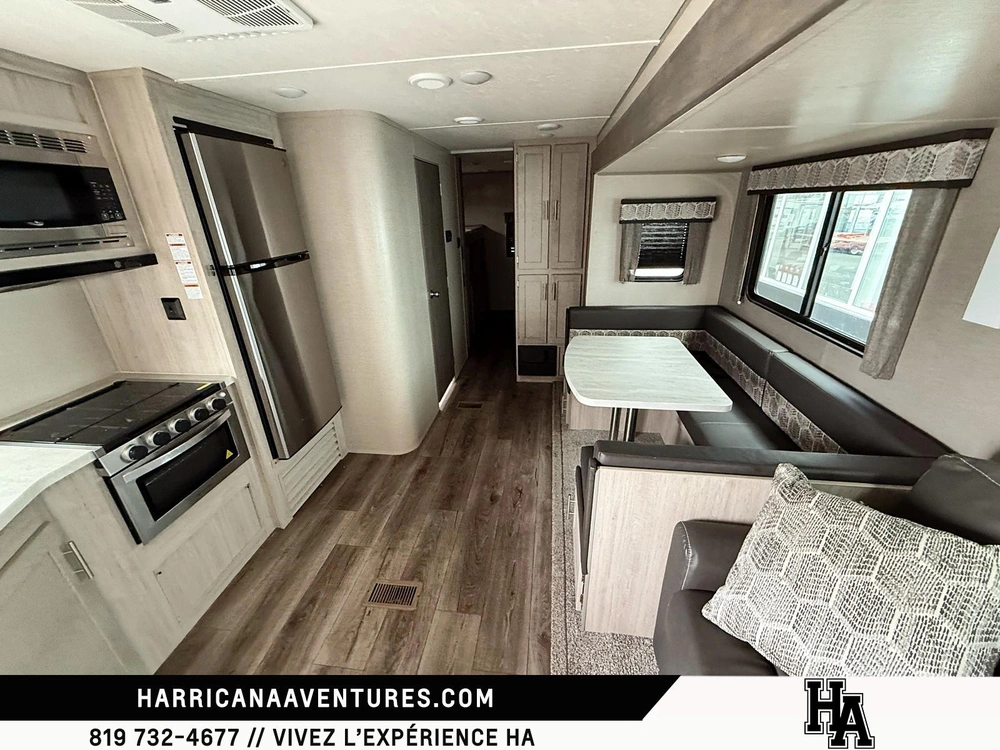 Catalina 323bh Legacy Edition 2022 alt