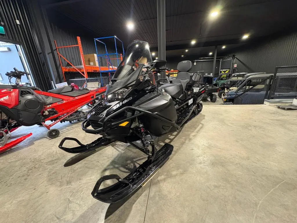 2023 Ski-Doo EXPED SE 850 1.8