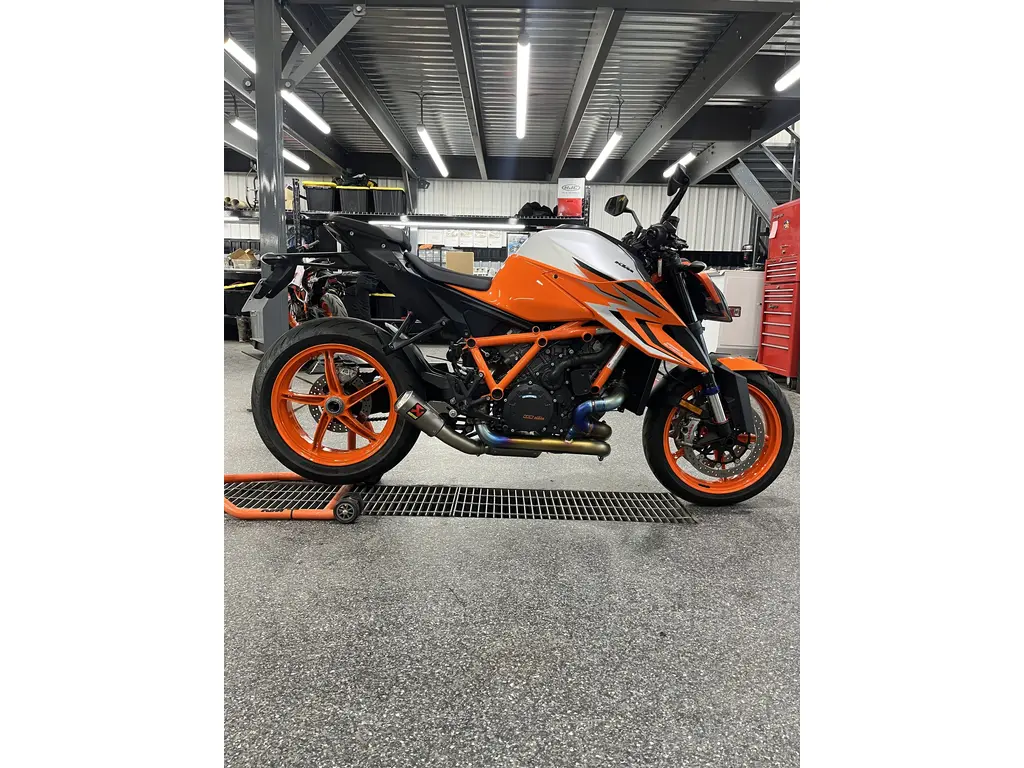 2023 KTM SUPER DUKE R