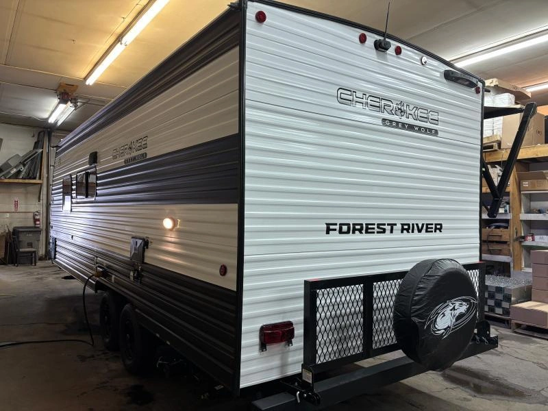 2025 Cherokee Grey Wolf 22mkse alt