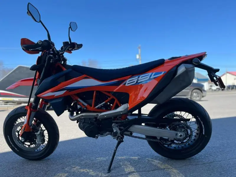 2024 KTM 690 SMC R