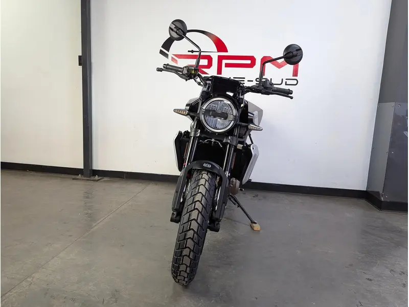 2025 HUSQVARNA SVARTPILEN 801 *2.99% SUR 60 MOIS