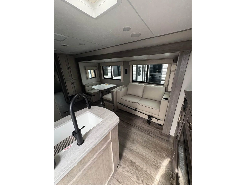 2025 Coachmen Catalina 343bhtsle alt