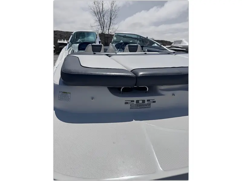 2011 Sea Ray 205 Sport