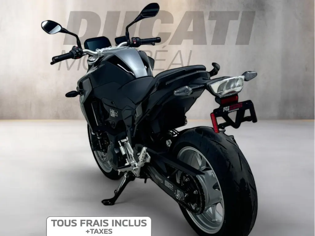 2023 BMW F900R ABS