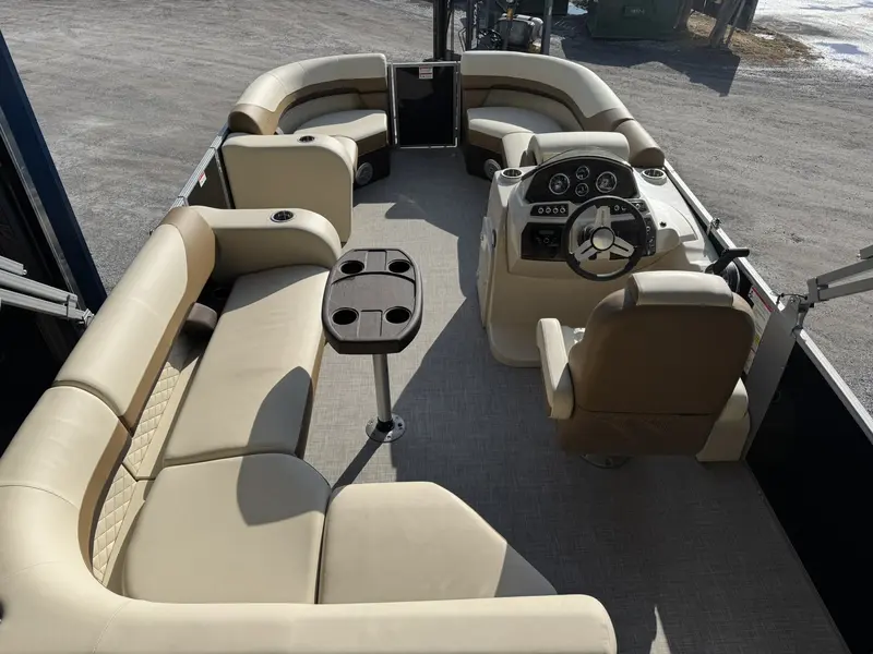 Lowe Boats SS 210 2023