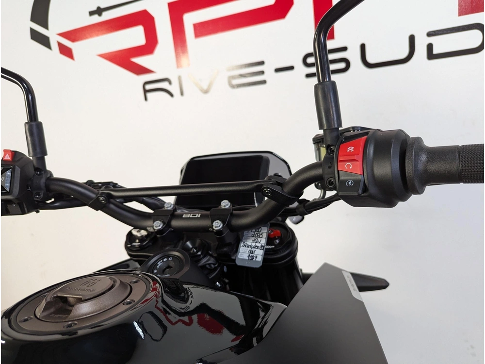 2025 Husqvarna Svartpilen 801 *2.99% Sur 60 Mois alt