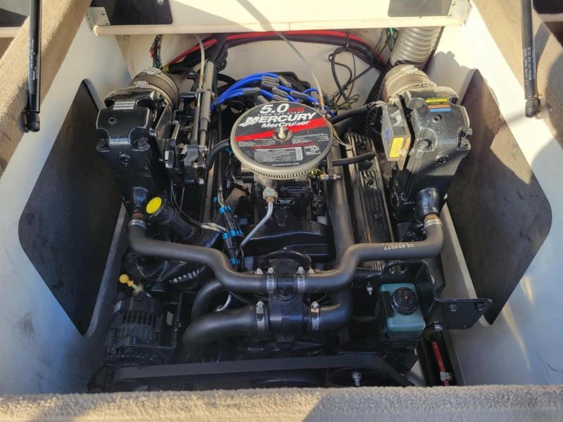 2005 Sea Ray 205br alt