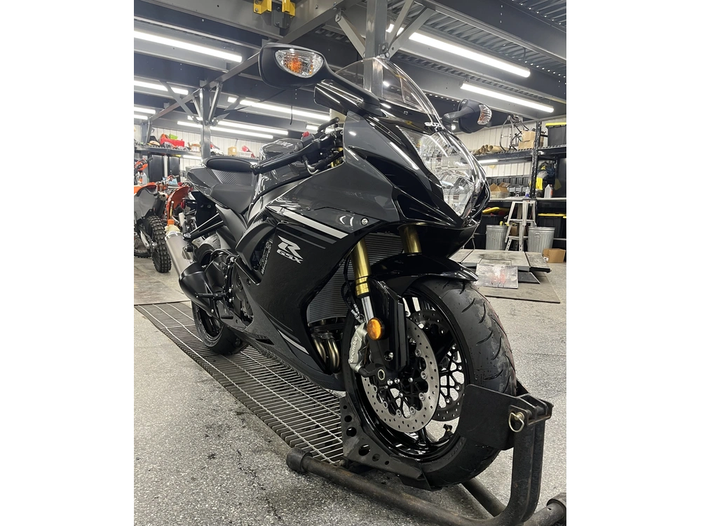 Suzuki Gsx-r750m5 2025 alt