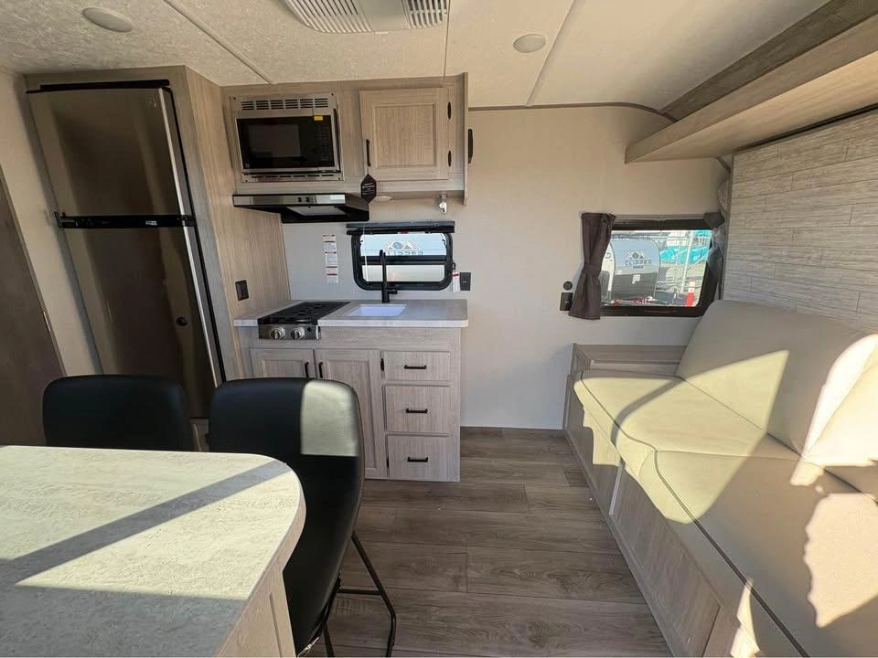 2025 Coachmen Catalina 154rbx alt