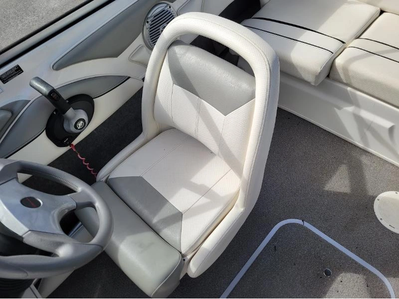 2012 Bayliner 1800 alt