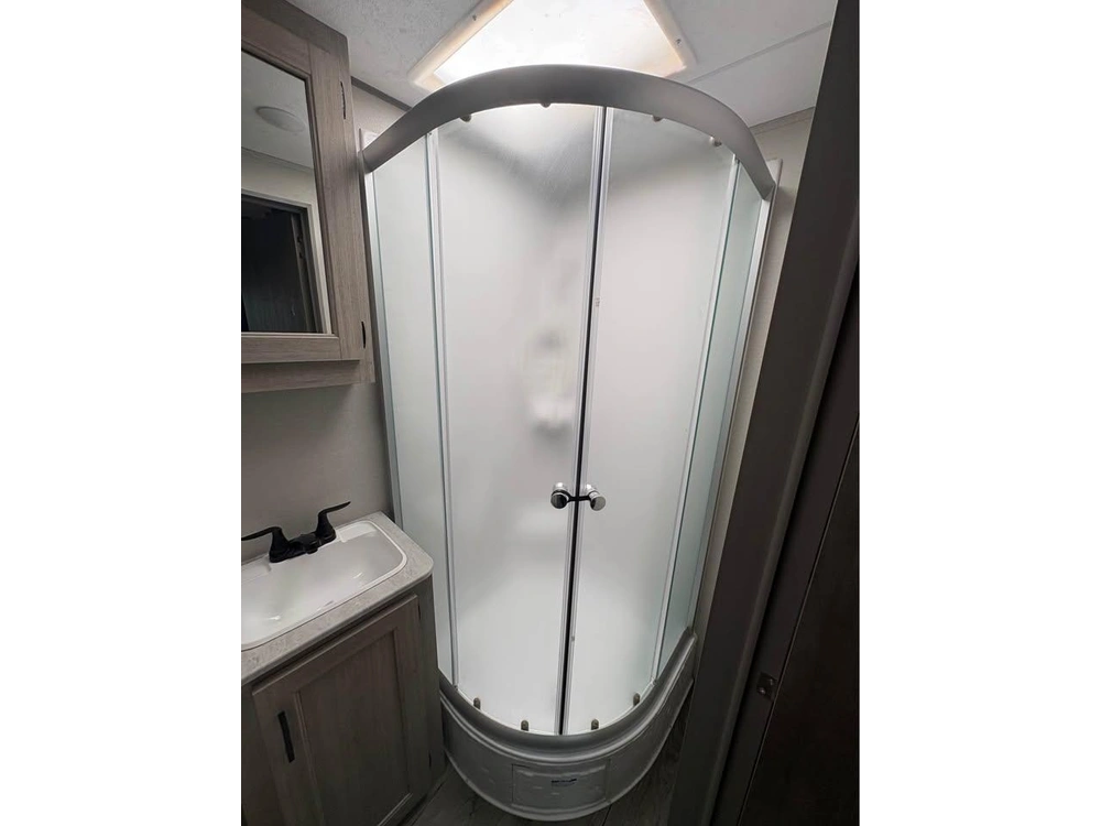 2025 Coachmen Catalina 343bhtsle alt