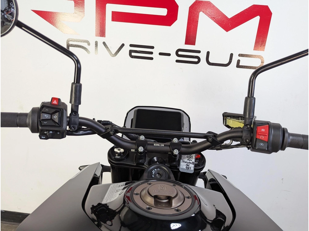 Husqvarna Svartpilen 801 *2.99% Sur 60 Mois 2025 alt