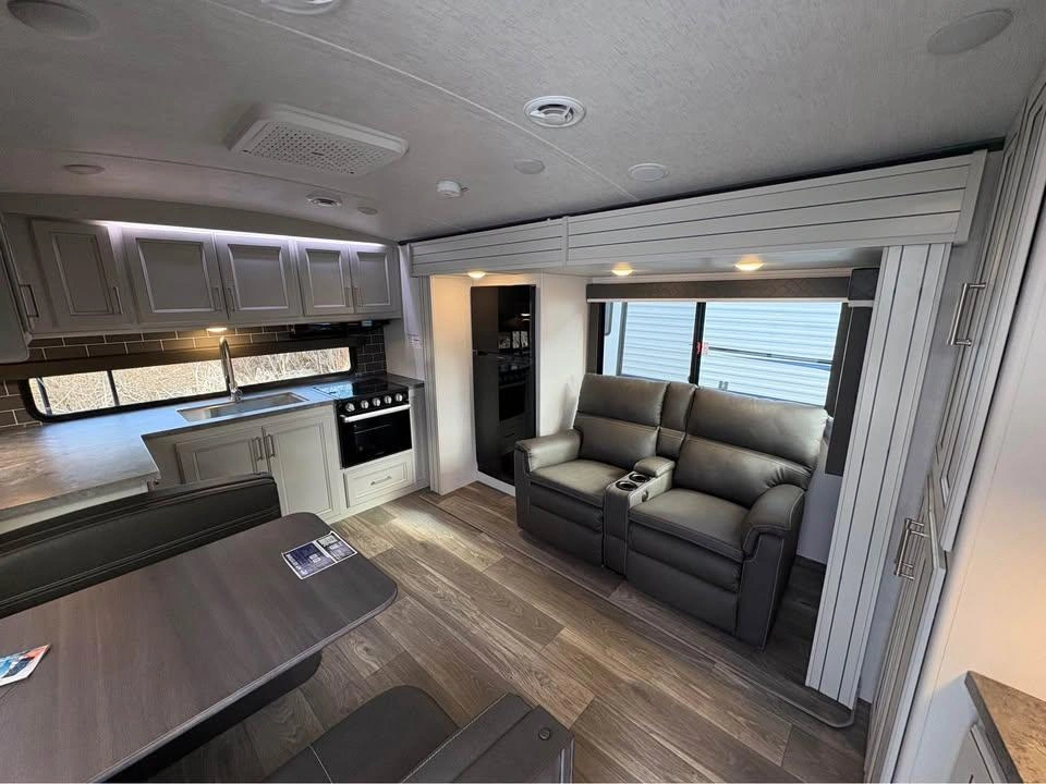 2024 Keystone Rv Cougar 25mle alt