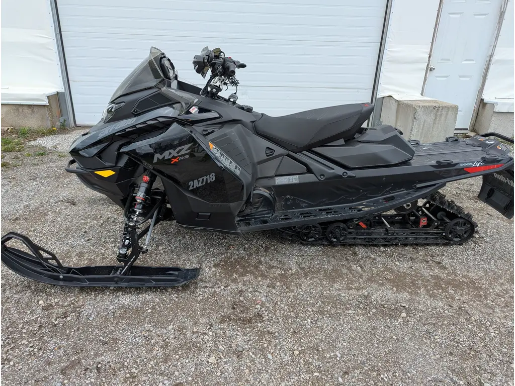 2025 Ski-Doo 2025 MXZ XRS 137