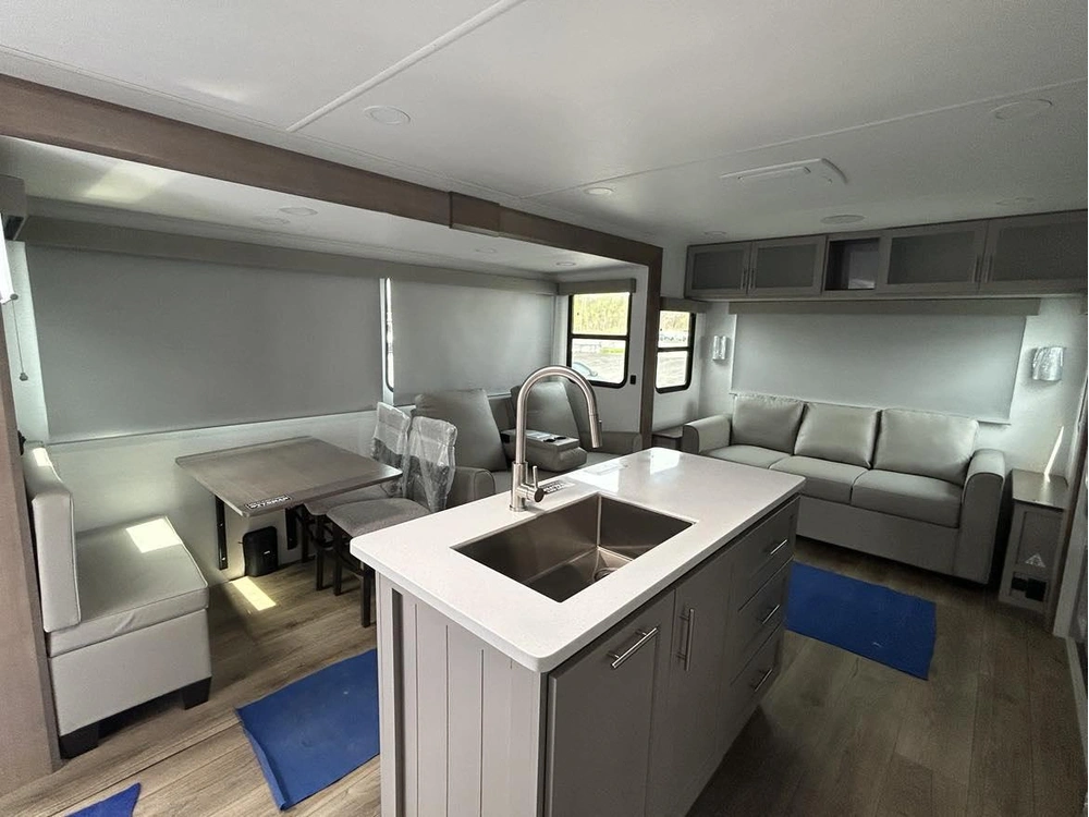 2025 Alliance Rv Avenue 332rl alt
