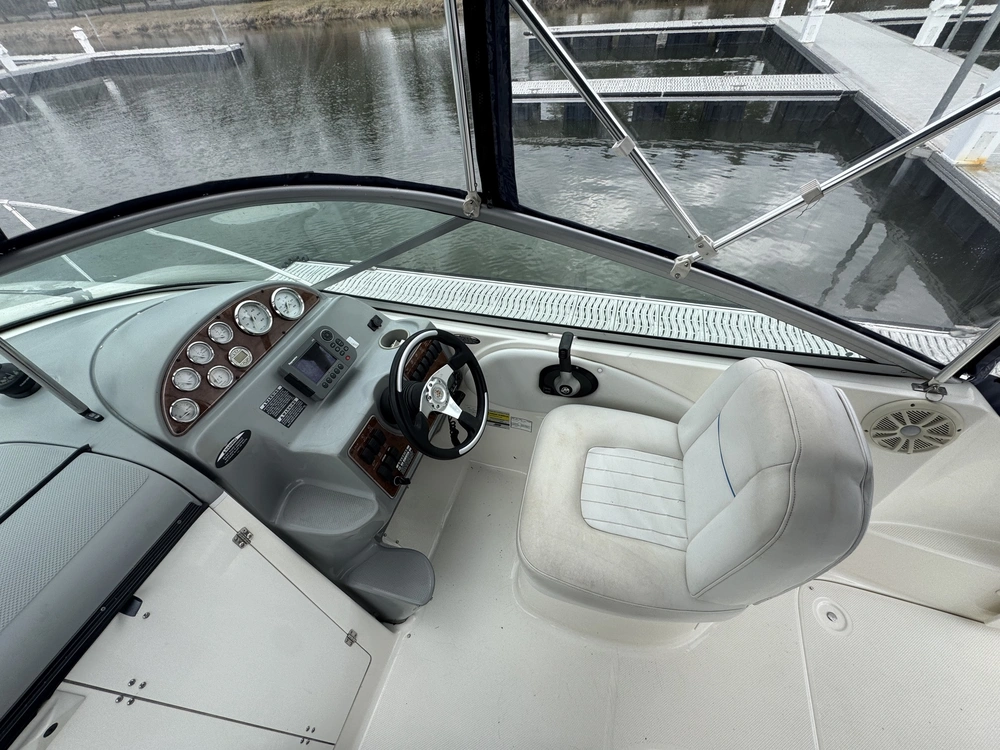 2006 Bayliner 245 alt