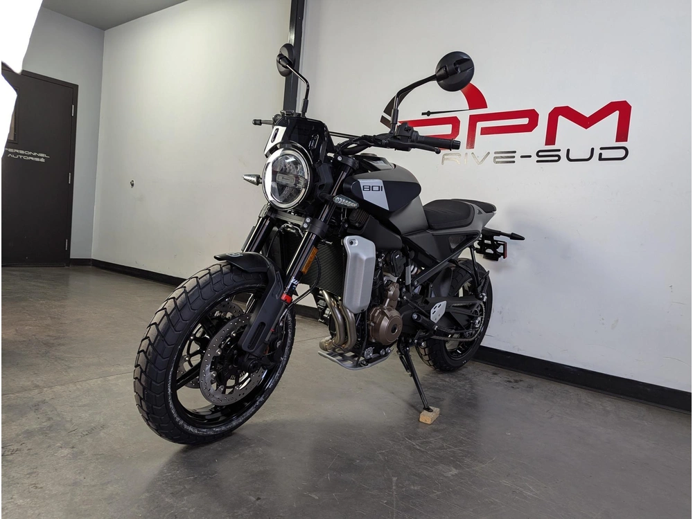 Husqvarna Svartpilen 801 *2.99% Sur 60 Mois 2025 alt