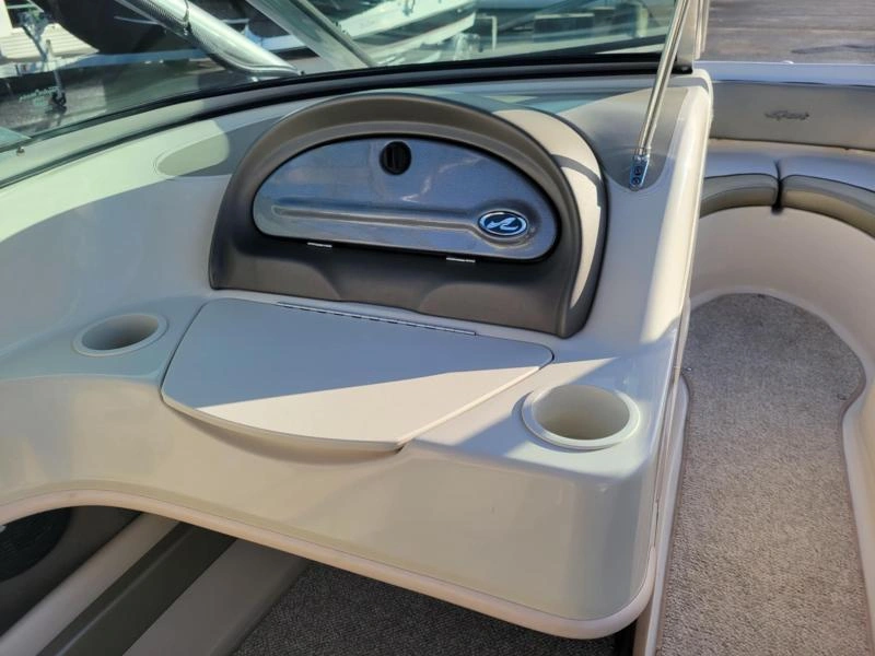 2005 Sea Ray 205br alt
