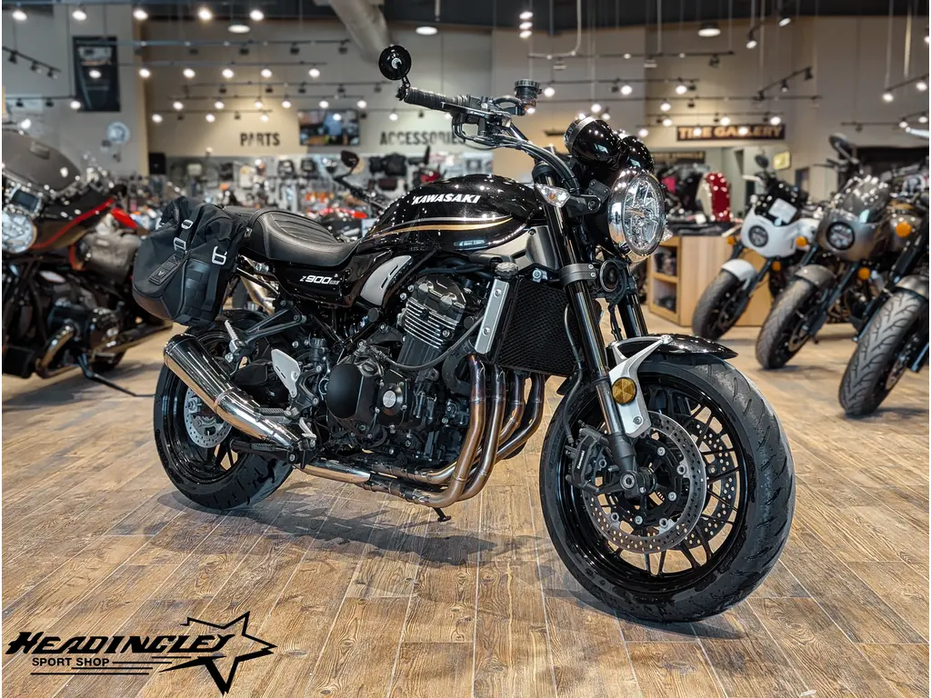 2018 Kawasaki Z900RS // Metallic Spark Black