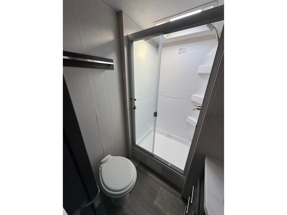 2024 Keystone Rv Cougar 25mle alt