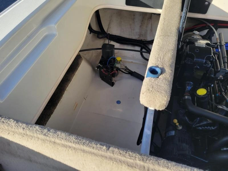 2005 Sea Ray 205br alt