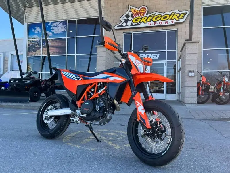 2024 KTM 690 SMC R